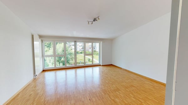 Grosse helle 4.5 Zimmer Familienwohnung 13