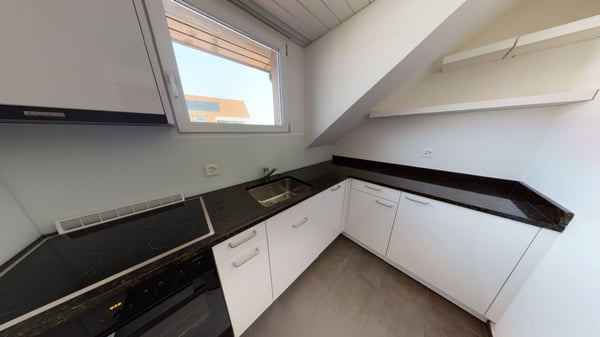 Schöne 2.5 Zimmer-Dachwohnung an guter Lage 2