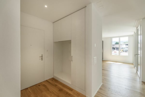 Modern 3.5 Zimmer Wohnung 2