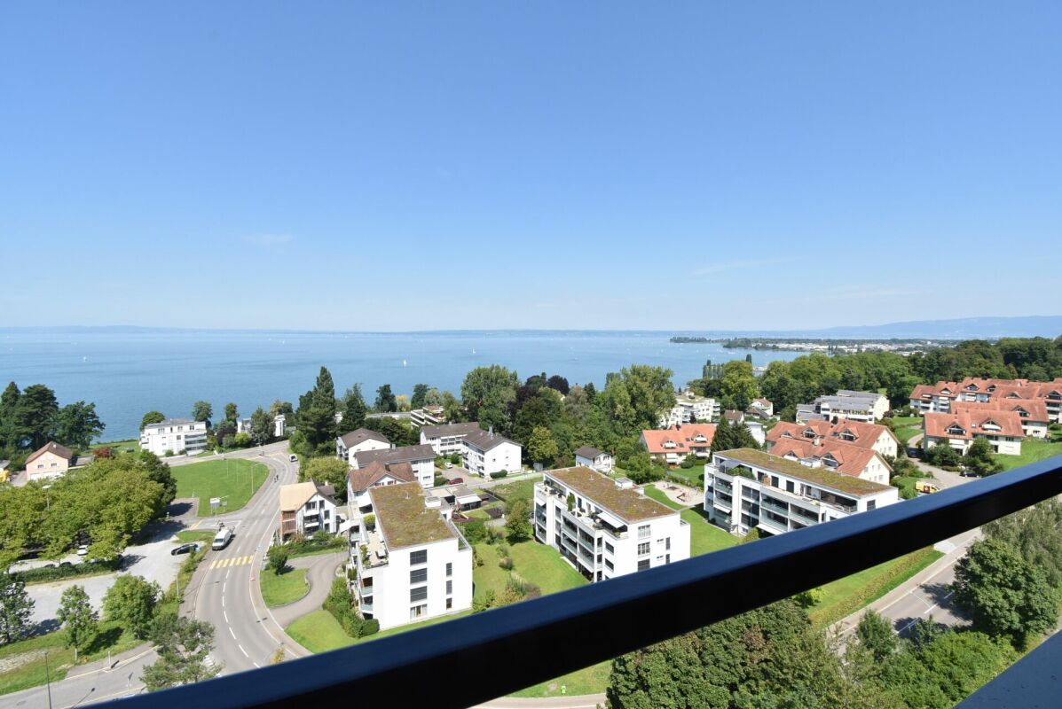 Bild 3.5- ZWG mit traumhafter Seesicht vom 14. Stock