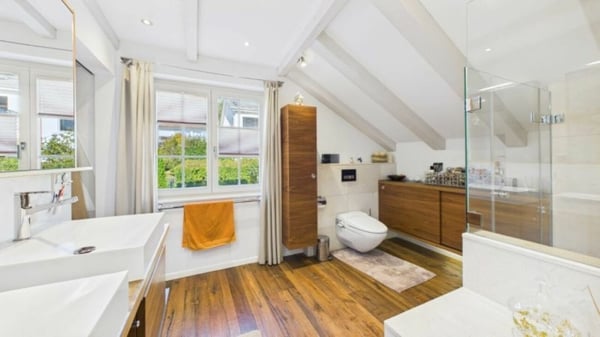 Offene Architektur mit grossem Grundstück 9