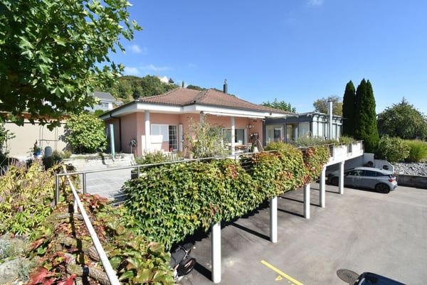 Offene Architektur mit grossem Grundstück 1
