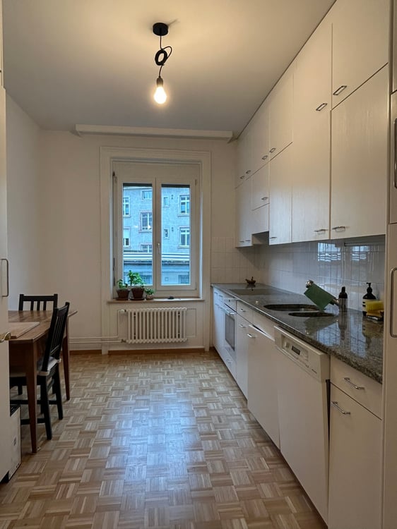 5-Zimmer-Altbauwohnung im Jugendstil - mit Balkon und Lift 10