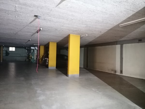 Tiefgaragenplatz - günstig. zentral in Gossau 3
