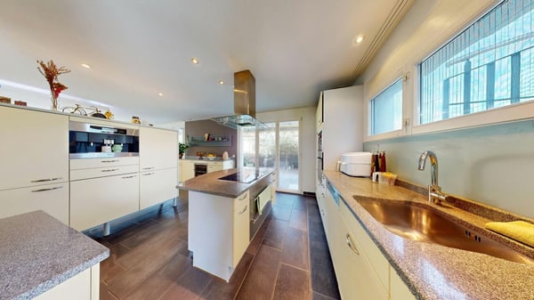 8 Zimmer Einfamilienhaus mit Einliegerwohnung 4