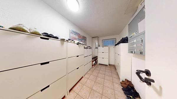 8 Zimmer Einfamilienhaus mit Einliegerwohnung 21