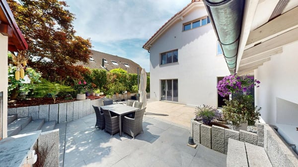 8 Zimmer Einfamilienhaus mit Einliegerwohnung 25