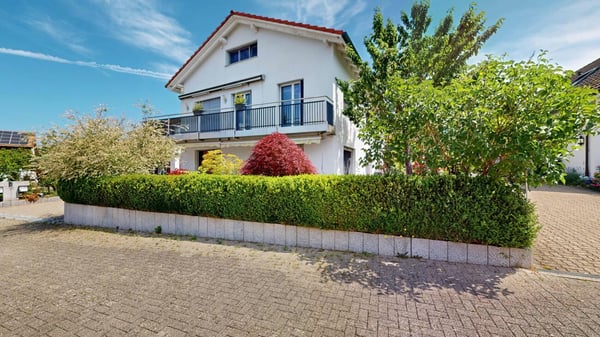 8 Zimmer Einfamilienhaus mit Einliegerwohnung 2