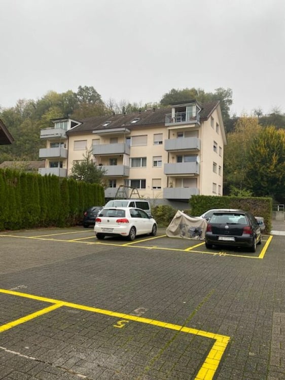 AUSSENPARKPLÄTZE ZU VERMIETEN 3