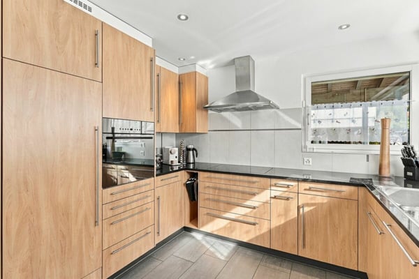 Einfamilinehaus mit Panoramablick, Pool und Privatsphäre 9