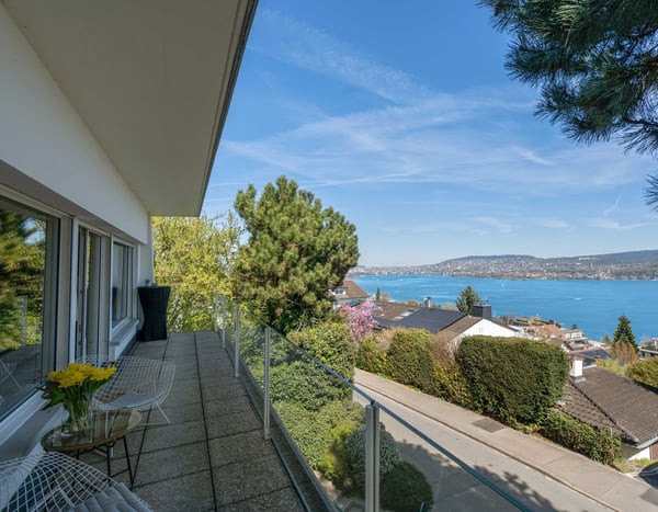 Einfamilienhaus mit hervorragender Weitsicht über den Zürichsee 2