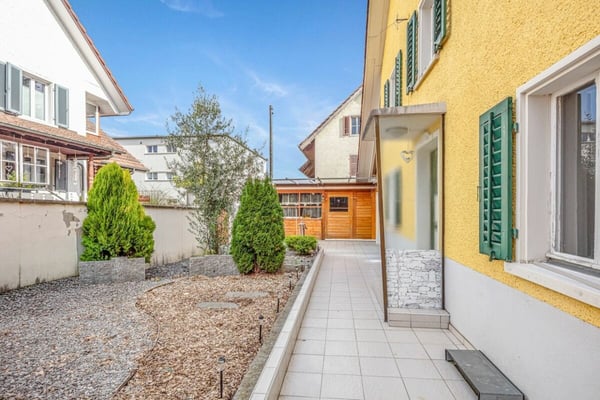 EINFAMILIENHAUS MIT POTENZIAL 1