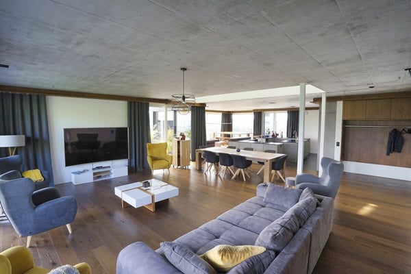 EINZIGARTIGES TERRASSENHAUS MIT POOL, WEITSICHT UND HÖCHSTEM WOHNKOMFORT 4