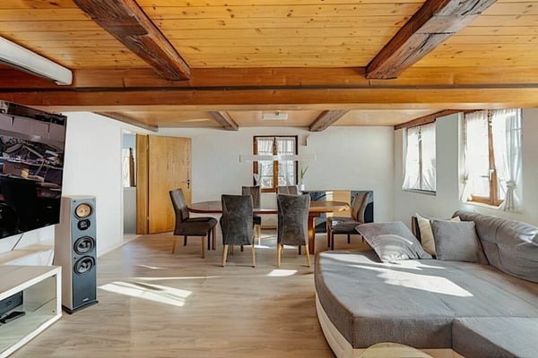 HEIMELIGE 4.5-ZIMMER MAISONETTE-WOHNUNG 3