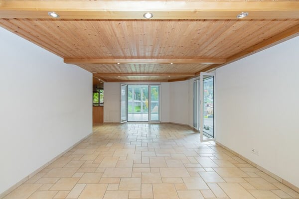 Grosszügige 1.5-Zimmer-Gartenwohnung - Komfortables Wohnen mit Wintergarten und privatem Aussenbereich 2