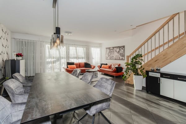 Grosszügiges 1.5-Zimmer-Reiheneinfamilienhaus an bevorzugter Wohnlage 6