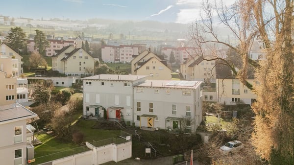 Grosszügiges 1.5-Zimmer-Reiheneinfamilienhaus an bevorzugter Wohnlage 2