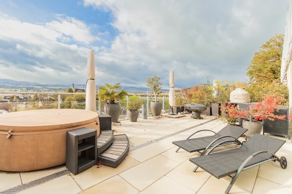 Hochwertige 1.5-Terrassenwohnung - Exklusives Wohnerlebnis mit spektakulärer Weitsicht 3