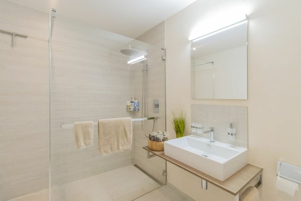 Hochwertige 1.5-Terrassenwohnung - Exklusives Wohnerlebnis mit spektakulärer Weitsicht 11