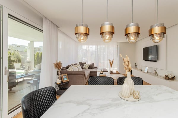 Design trifft Wohnkomfort - 1.5-Zimmer-Einfamilienhaus mit hochwertigem Ausbau und Aussenpool 12