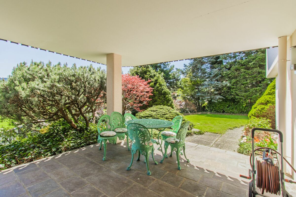 7.5-Zimmer Landhausvilla an erstklassiger Aussichtslage