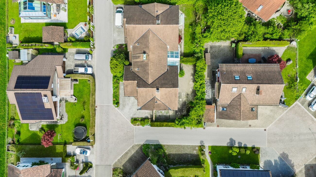 Grosses 6.5-Zimmer DEFH an bevorzugter Wohnlage - modernisiert und sofort bezugsbereit