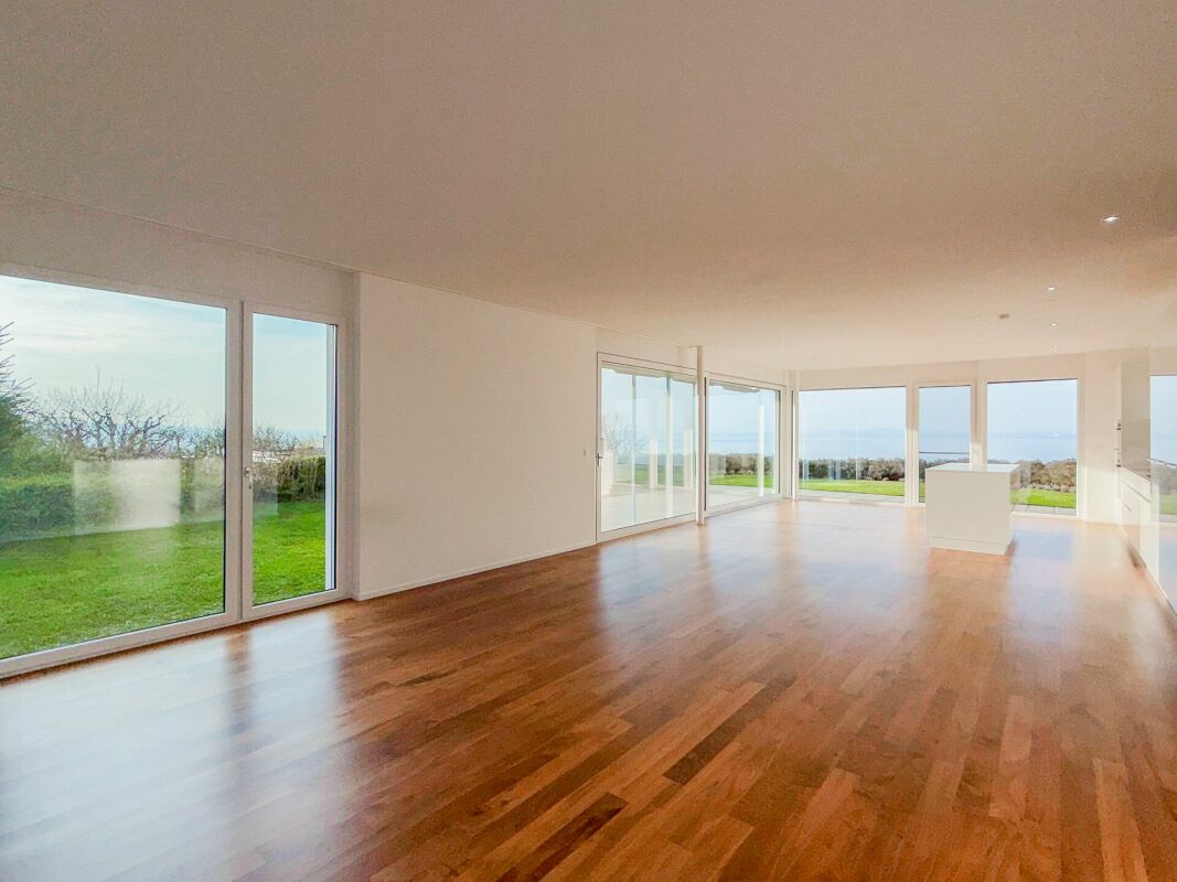 Ein Logenplatz über dem Bodensee - Edle Gartenwohnung mit Panoramasicht