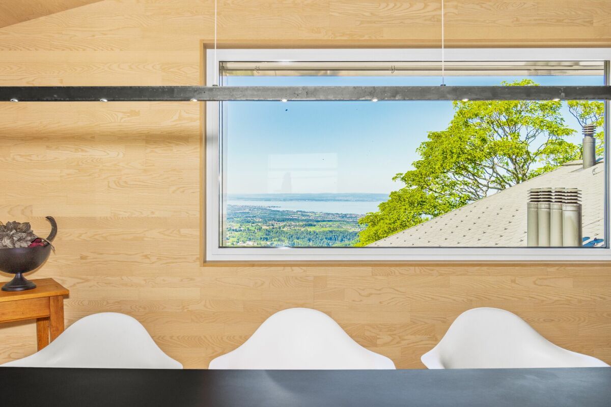 Ein Logenplatz über dem Bodensee - Premium Dach-Maisonette im hochwertigen Vollholzbau