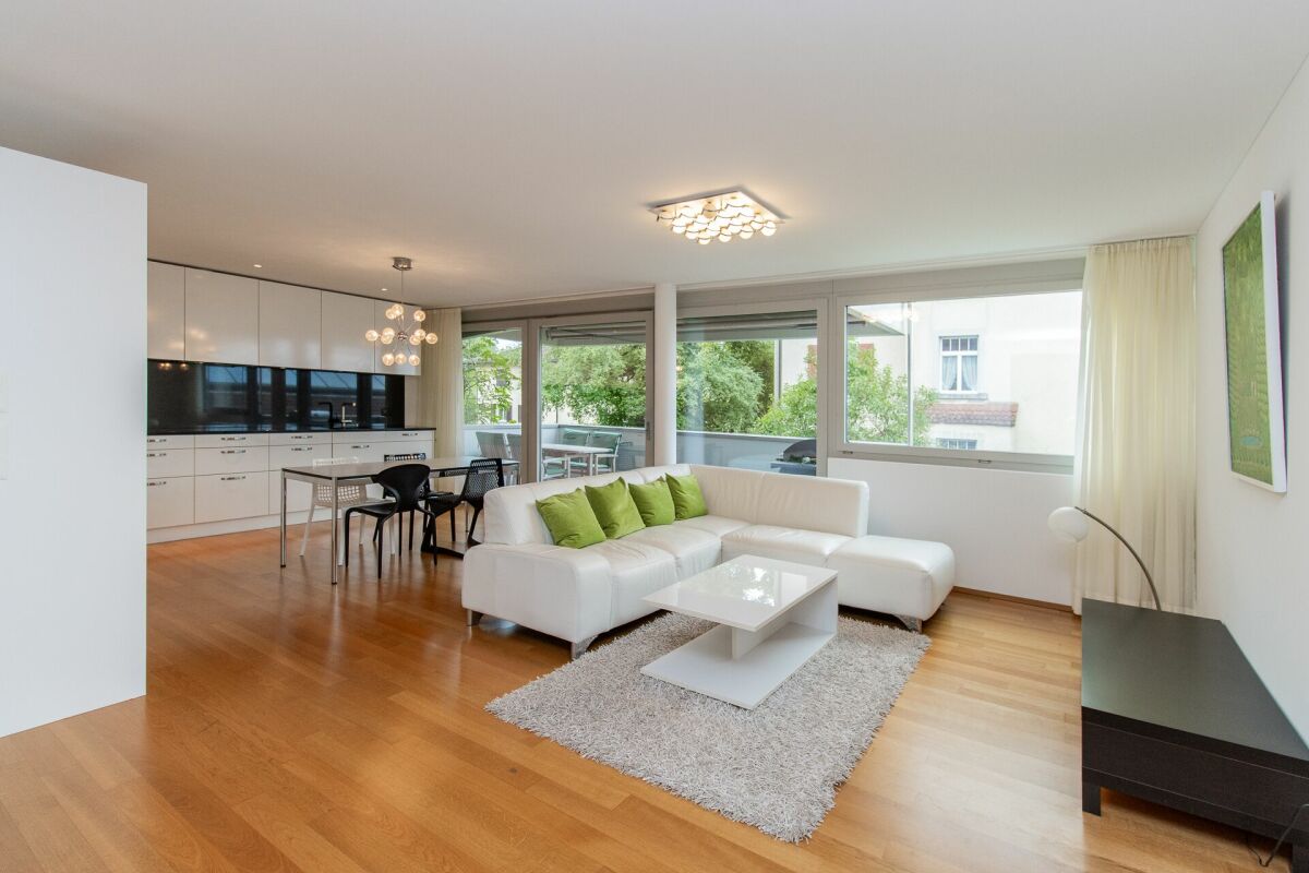 Voll ausgestattete 4.5-Zimmer-Wohnung nahe HSG - ideal für WG