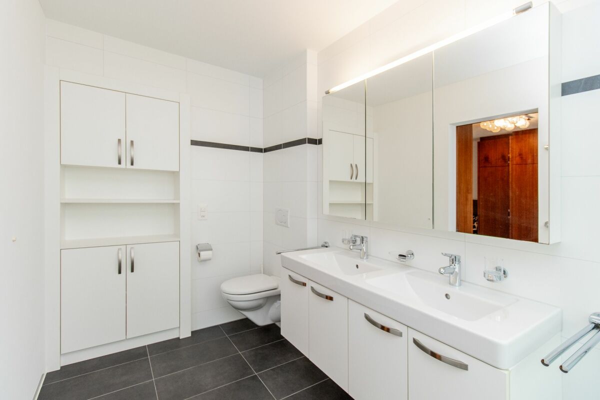 Voll ausgestattete 4.5-Zimmer-Wohnung nahe HSG - ideal für WG