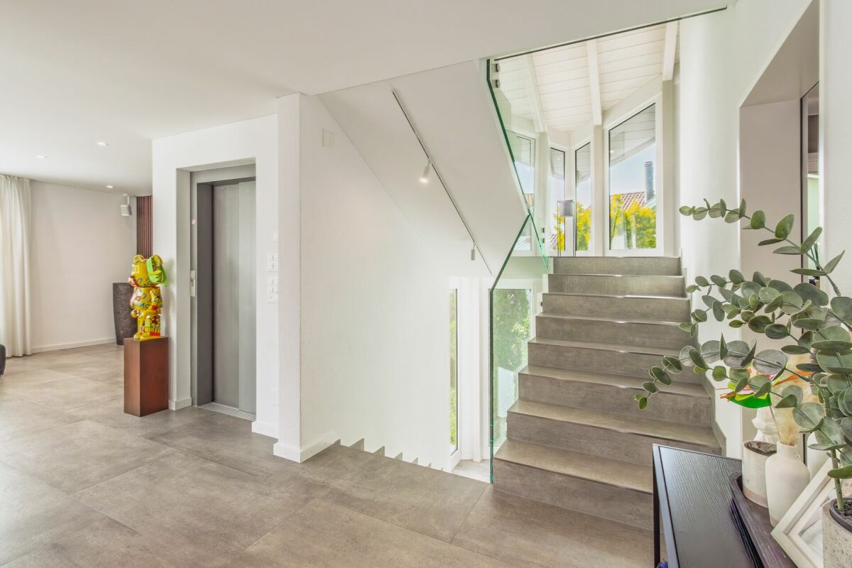 Luxuriöse Villa mit weitläufigem Grundstück, Pool und Privatsphäre