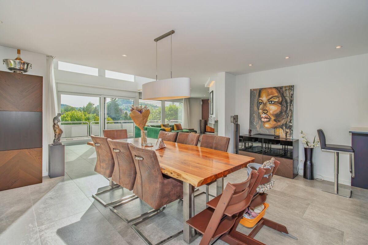 Luxuriöse Villa mit weitläufigem Grundstück, Pool und Privatsphäre
