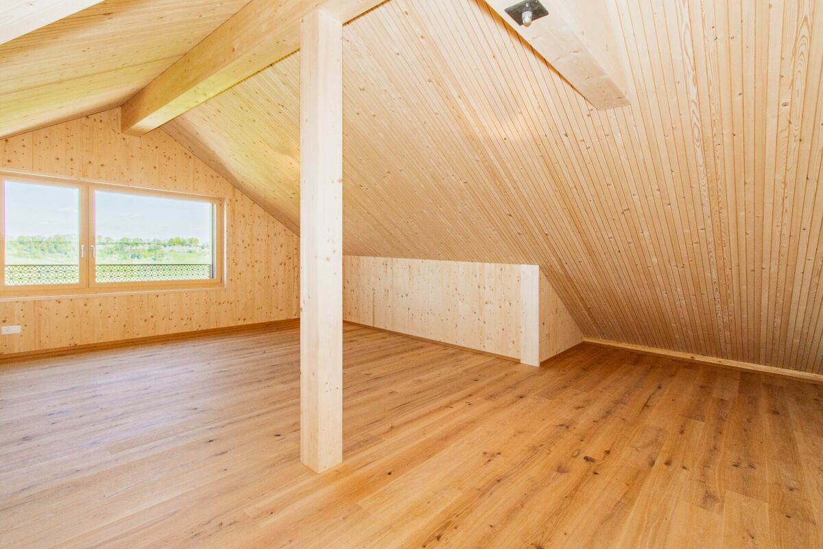 HAUFEN 871 - 5.5-Zimmer Maisonette-Wohnung mit traumhafter Seesicht