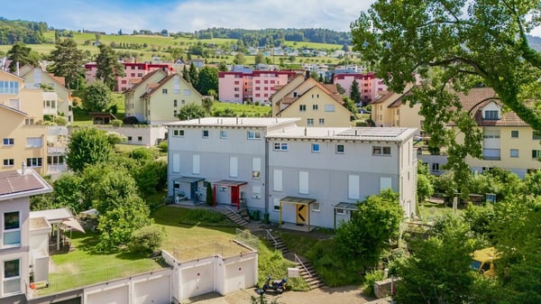 Grosszügiges 5.5-Zimmer-Reiheneinfamilienhaus in Seenähe 4