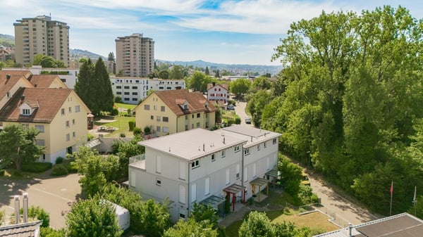 Grosszügiges 5.5-Zimmer-Reiheneinfamilienhaus in Seenähe 3