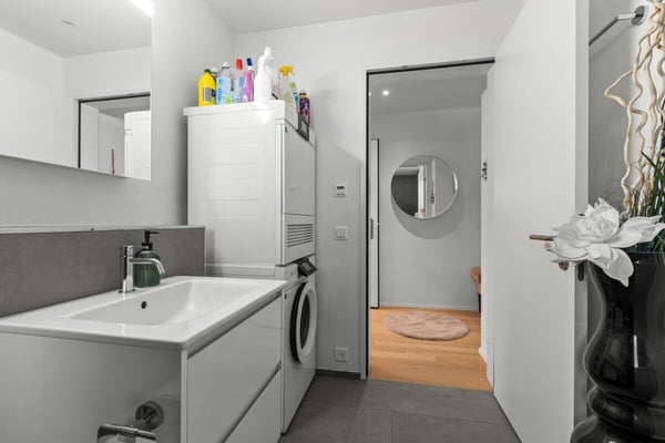 Moderne 4.5-Zimmer-Parterrewohnung - Zentrales Wohnen an begehrter Lage 12