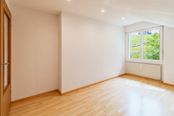 Helle 3.5-Zimmer-Dachwohnung mit offenem Wohnbereich 7
