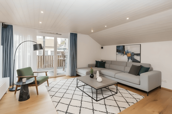 5.5-Zimmer-Maisonettewohnung mit sonnigem Balkon und moderner Ausstattung 3