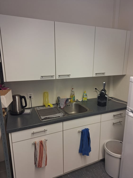 Flexible Büro-, Praxis- oder Lagerräume im 2. OG zu vermieten 3