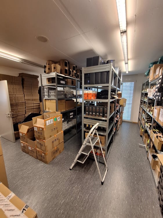 Flexible Büro-, Praxis- oder Lagerräume im 2. OG zu vermieten 2