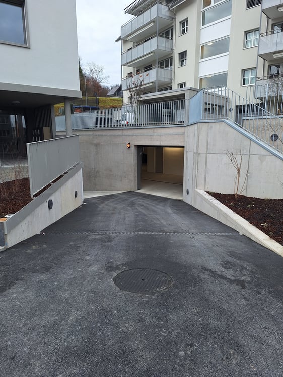 Einstellplätze in geschlossener Tiefgarage - Möglichkeit E-Ladestation 3