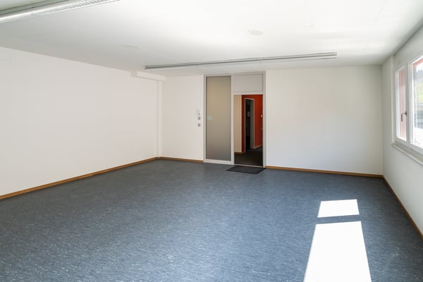 Flexible Büro-, Praxis- oder Lagerräume im 1. OG zu vermieten 3