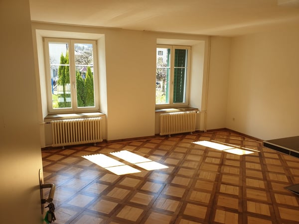 Charmante 2-Zimmer-Altbauwohnung an zentraler Lage in Glarus 5