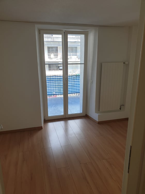 Charmante 2-Zimmer-Altbauwohnung an zentraler Lage in Glarus 7
