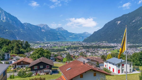 Doppeleinfamilienhaus mit atemberaubender Panoramaaussicht 1