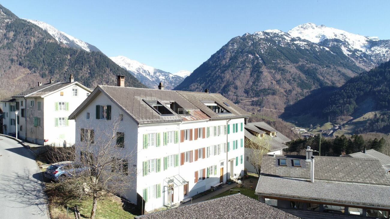 Immobilie in Schwändi B. Schwanden - 4 Zimmer Reihenhaus mit Einliegerwohnung - Bild 0
