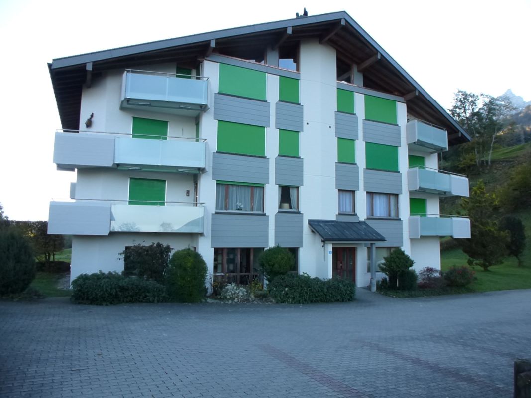 3 1/2 Zimmer-Wohnung mit Balkon