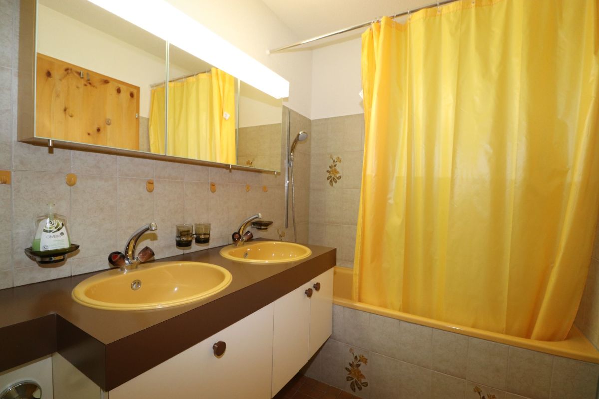 3 1/2 Zimmer-Wohnung mit Balkon