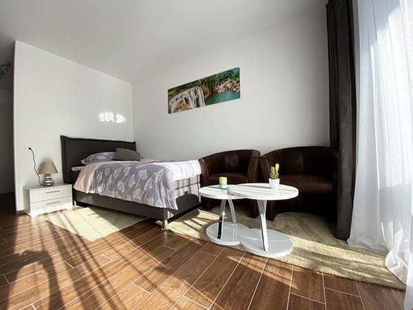 Möbliertes Studio mit Fitness & Wellnessraum & Pool kostenlos dazu 2