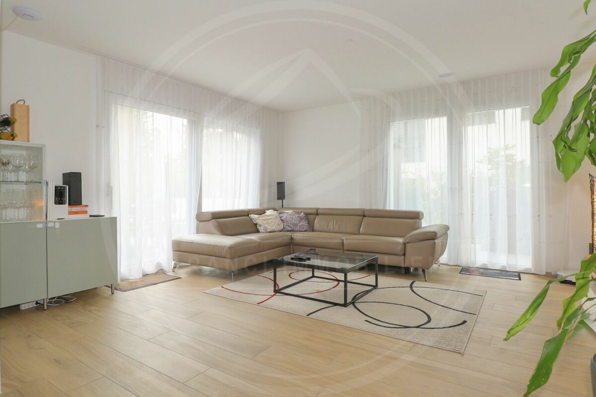 RISERVATO - Appartamento di giardino esclusivo 4½ locali con serra - Vivere nel verde vicino a Zurigo & Zug